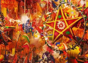 Hình ảnh đèn Trung Thu năm cánh rực rỡ và nổi bật 