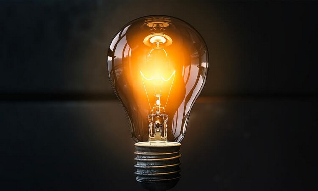 Bóng đèn đã được con người phát minh cách đây hàng trăm năm