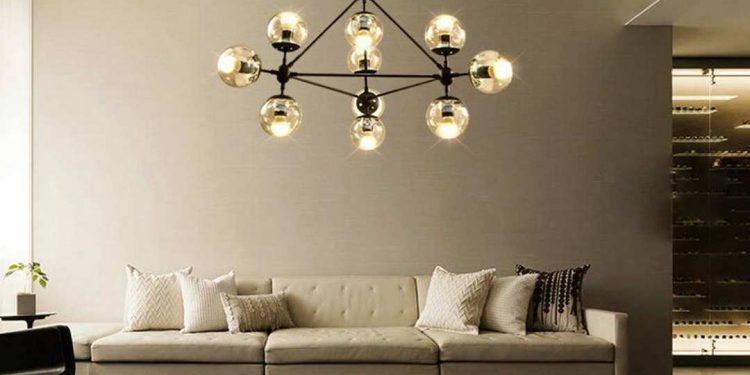 Cách treo đèn trần phòng khách an toàn nhất