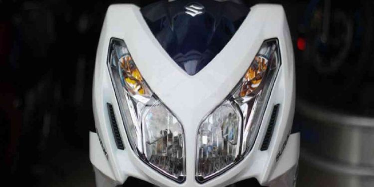 Đèn pha xe máy là gì? Tác dụng