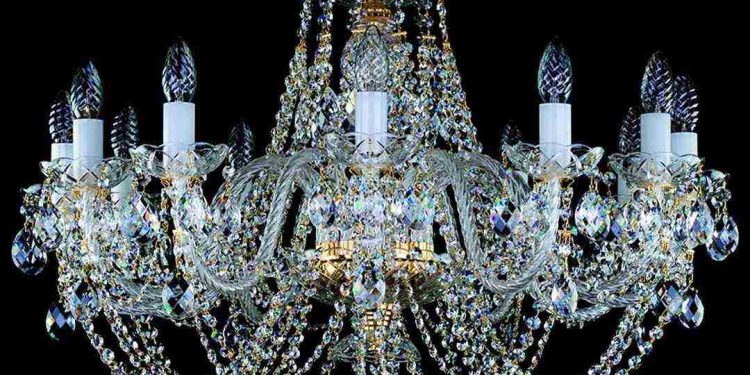 Những công dụng thiết thực của đèn pha lê