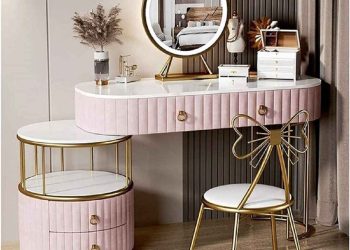 Đèn trang điểm cần đảm bảo ánh sáng tốt