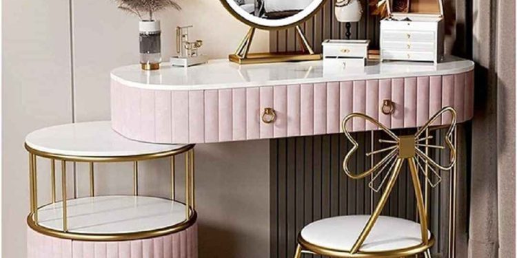 Đèn trang điểm cần đảm bảo ánh sáng tốt