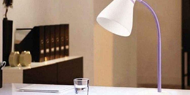 Đèn Bàn Học Sinh Philips 71567 E27