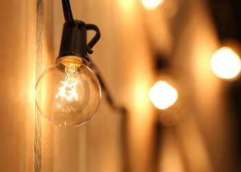 Cách sử dụng đèn sợi đốt halogen an toàn