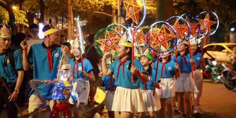 Cách tổ chức rước đèn Trung Thu