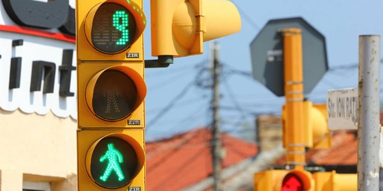 Đèn giao thông hiện đại nhưng vẫn có nguyên lý hoạt động như cũ