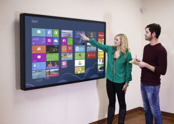 Màn hình tương tác thông minh là thiết bị công nghệ cao